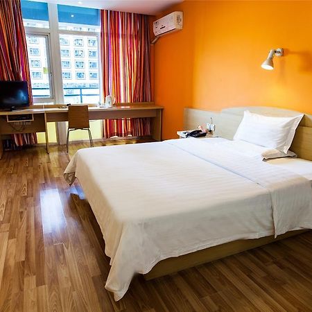 7Days Inn Zhongshan Li He Square Buitenkant foto