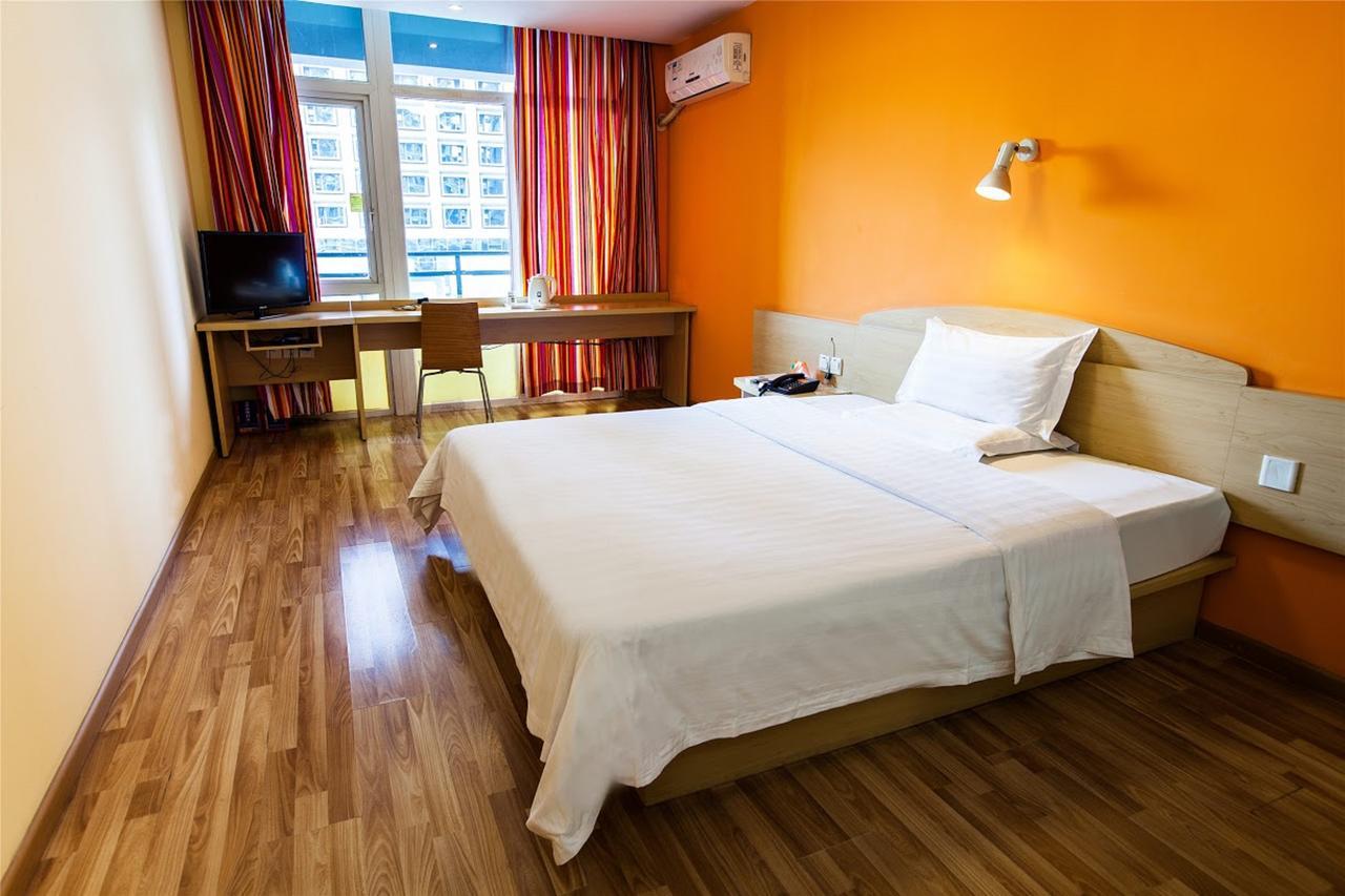 7Days Inn Zhongshan Li He Square Buitenkant foto