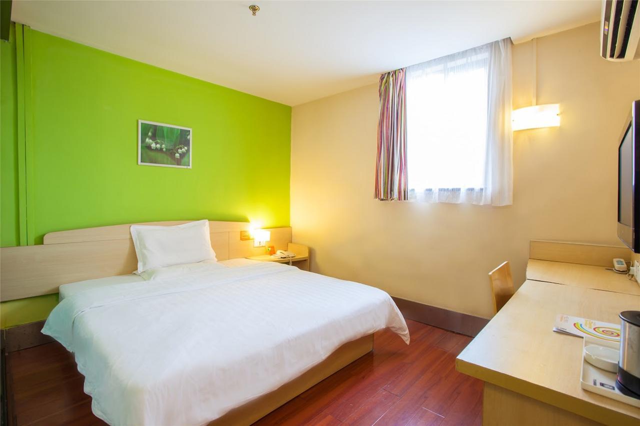 7Days Inn Zhongshan Li He Square Buitenkant foto