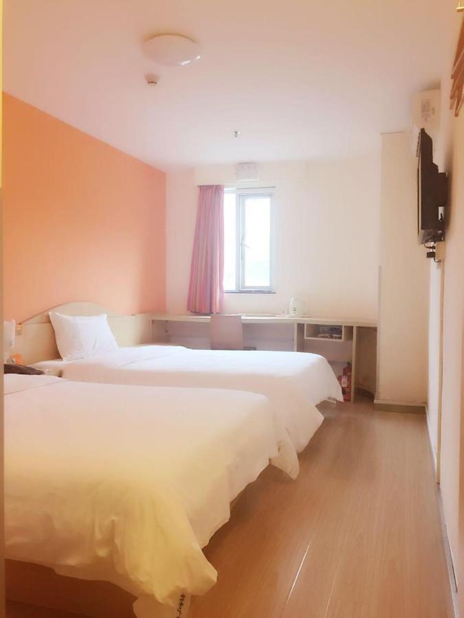 7Days Inn Zhongshan Li He Square Buitenkant foto
